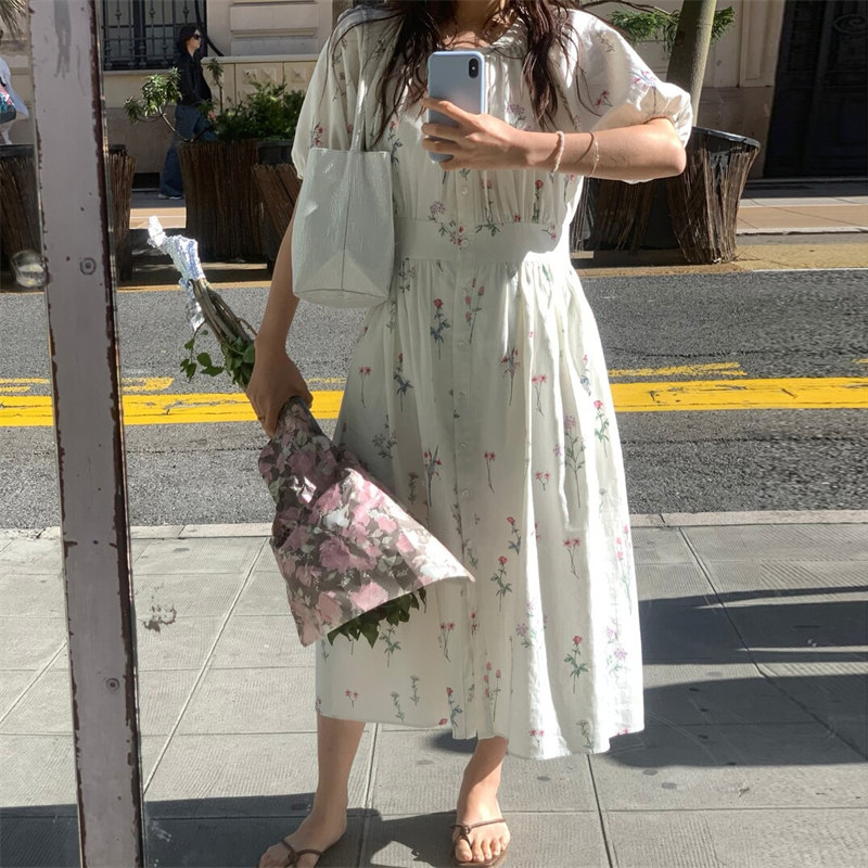 https://fulmo-img-server.com/flower-fashion-factory/c9fa2318-a026-4e31-b6b0-409f420449f7.jpg