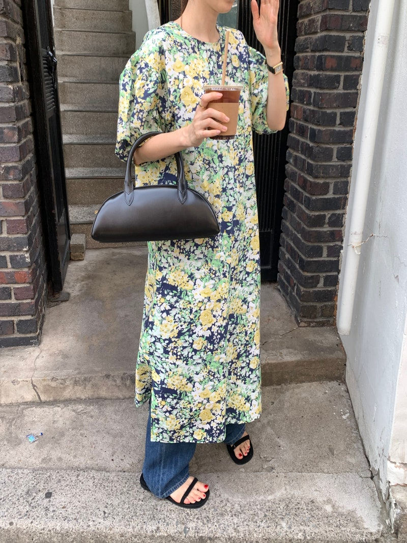 https://fulmo-img-server.com/flower-fashion-factory/cf949df7-7cc6-4d49-98af-527704ff2a00.jpg