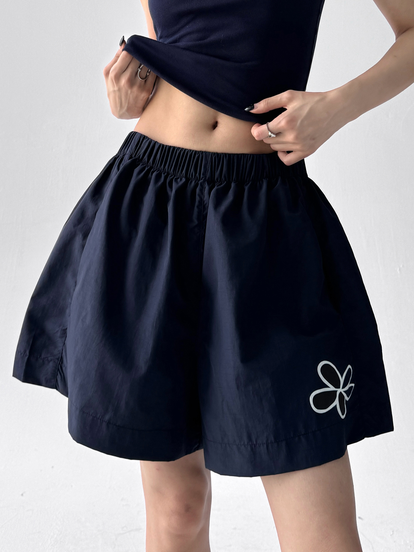 https://fulmo-img-server.com/flower-fashion-factory/d0a1b595-820c-420c-8dbf-22b1c9293cfb.jpg