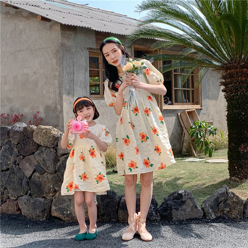 https://fulmo-img-server.com/flower-fashion-factory/d6524dc1-0114-43e9-852d-2ea5f27d4260.jpg