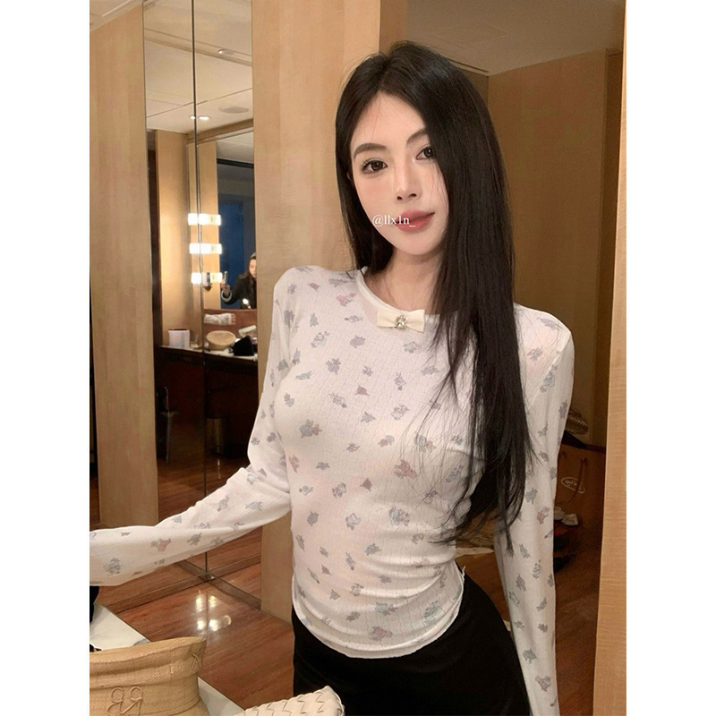 https://fulmo-img-server.com/flower-fashion-factory/d83ef581-4407-4a34-86ec-cf05b399f470.jpg