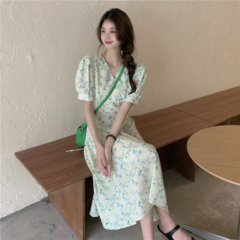 https://fulmo-img-server.com/flower-fashion-factory/d9abf6db-c85e-4e41-896f-06b8cee9fd2d.jpg