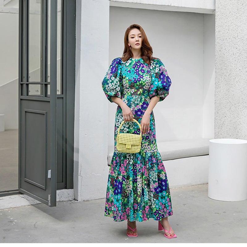 https://fulmo-img-server.com/flower-fashion-factory/e2237d15-2a45-4999-93d3-136babe7ac7a.jpg