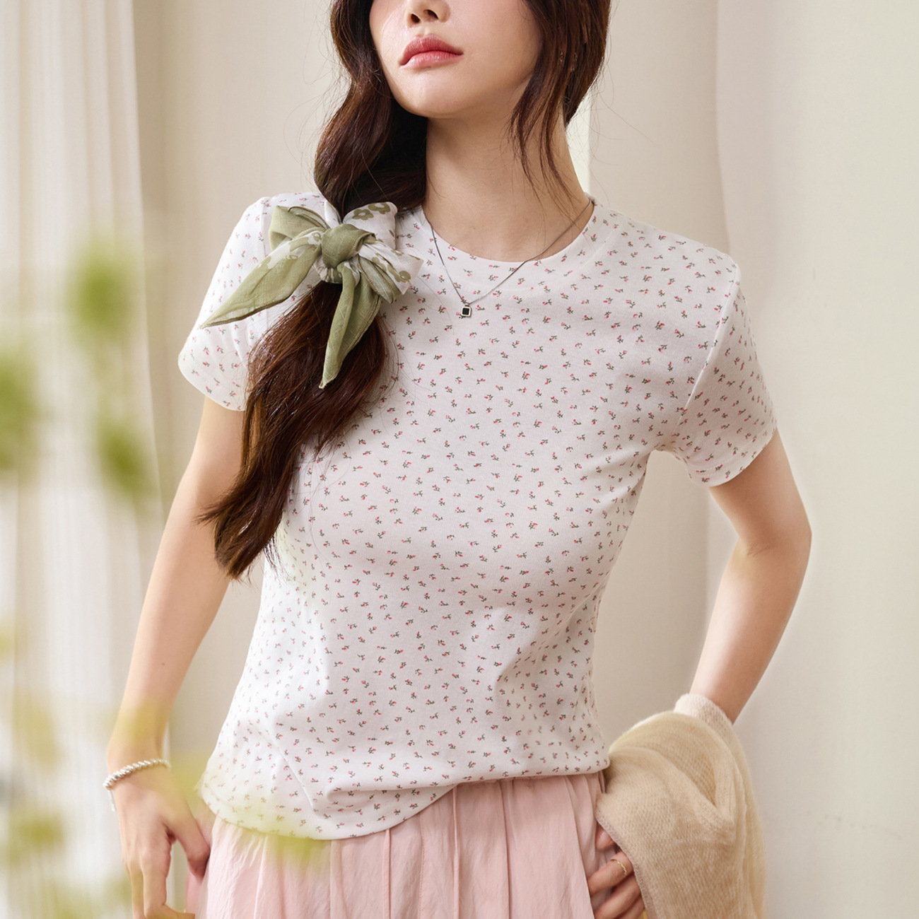 https://fulmo-img-server.com/flower-fashion-factory/e2fdbe31-eb21-49c8-bad8-e924dc2799c3.jpg