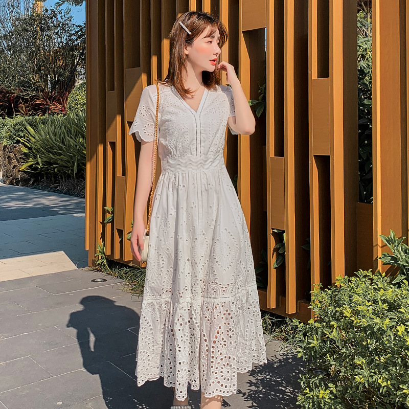 https://fulmo-img-server.com/flower-fashion-factory/e383e28a-10ea-44e9-a4b4-76d585e01017.jpg