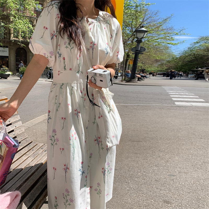 https://fulmo-img-server.com/flower-fashion-factory/e4c77203-7db3-4728-b3da-854864802292.jpg