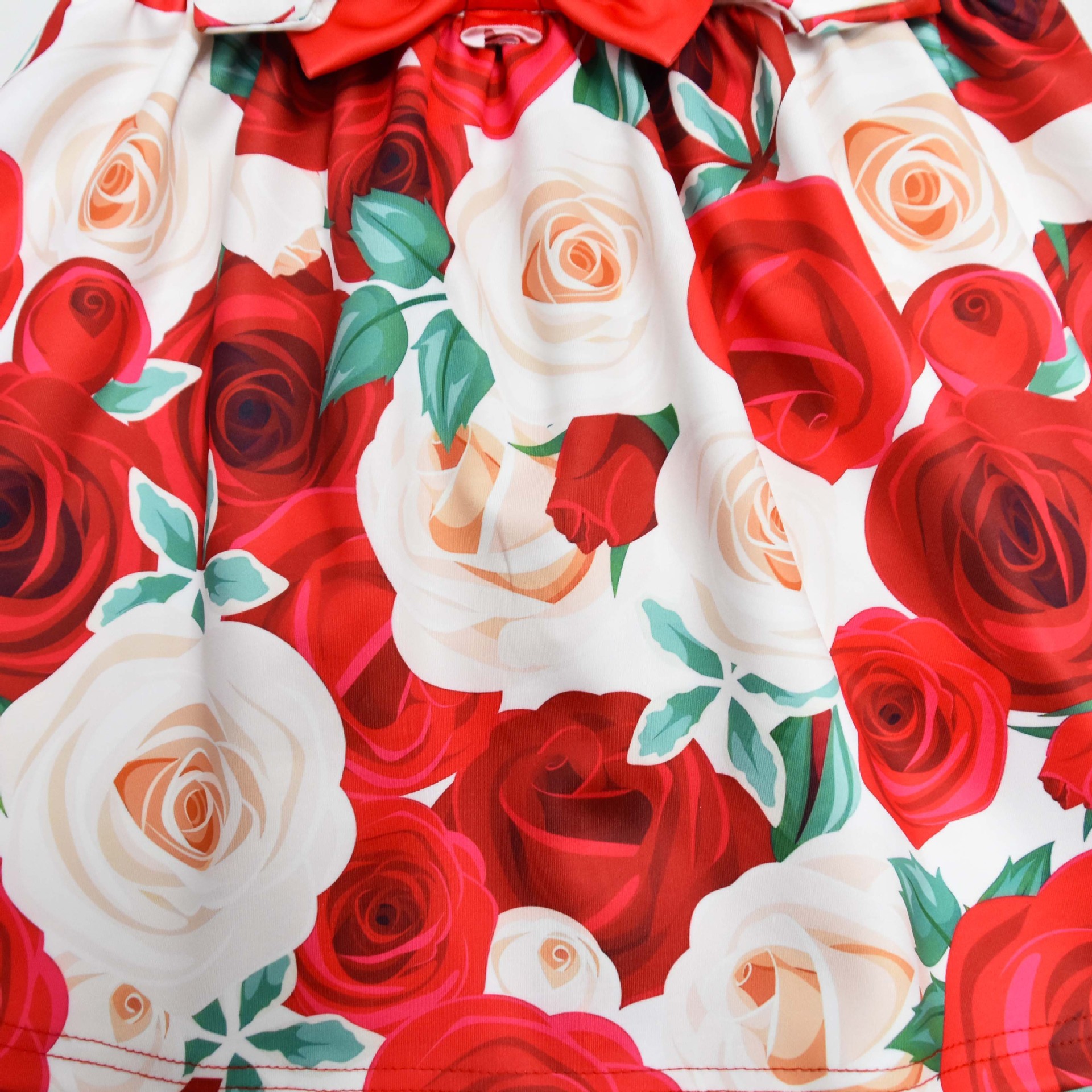 https://fulmo-img-server.com/flower-fashion-factory/e59acd0c-908f-4769-b4ff-8a5164cc9fcb.jpg
