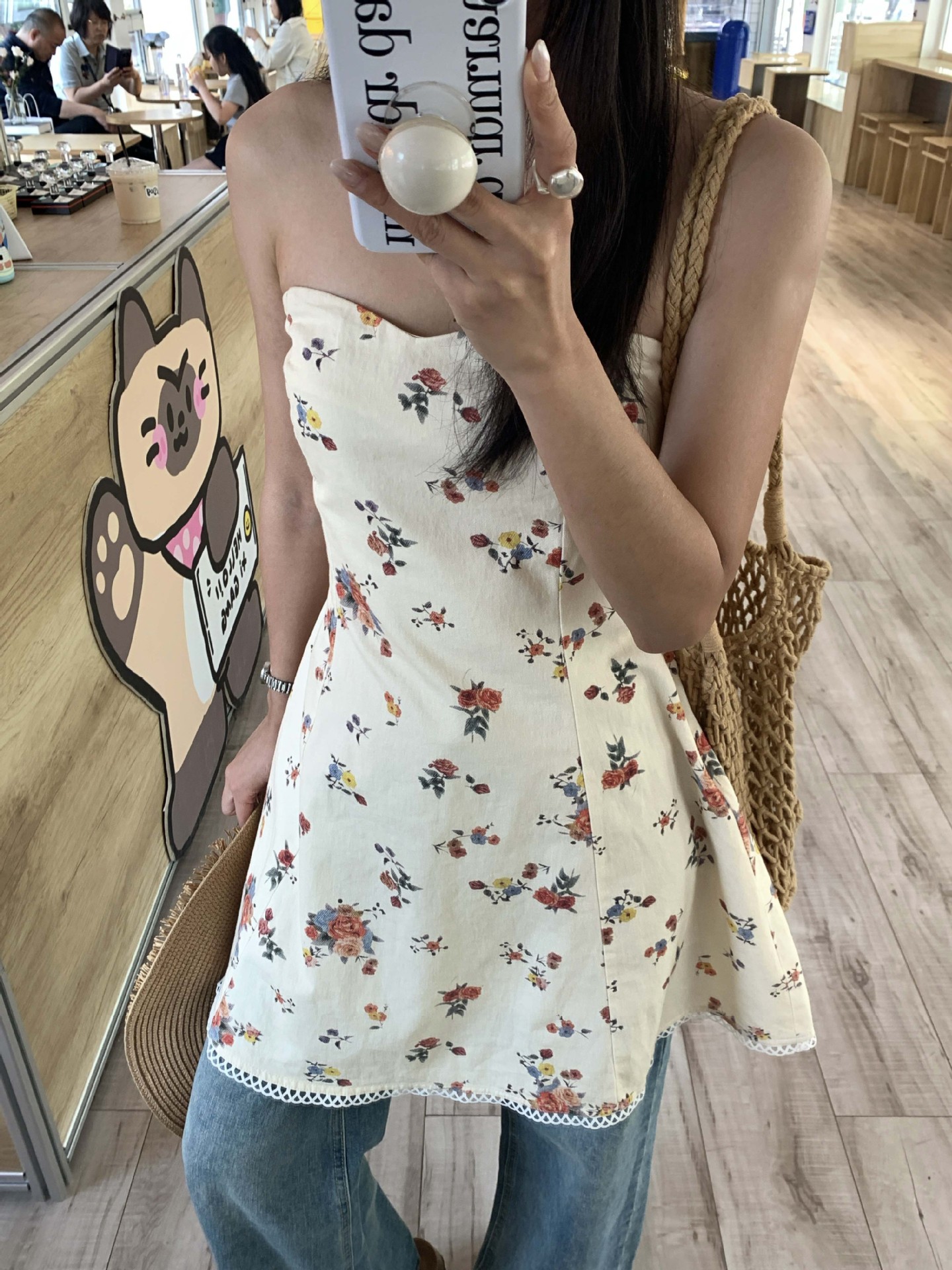 https://fulmo-img-server.com/flower-fashion-factory/ea3d2777-8fba-4340-8512-3b881d1af306.jpg
