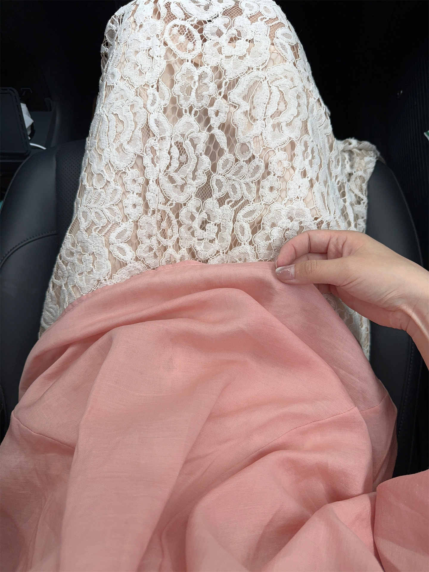 https://fulmo-img-server.com/flower-fashion-factory/ef41b47a-7272-4845-91f1-452ed5b6cc84.jpg