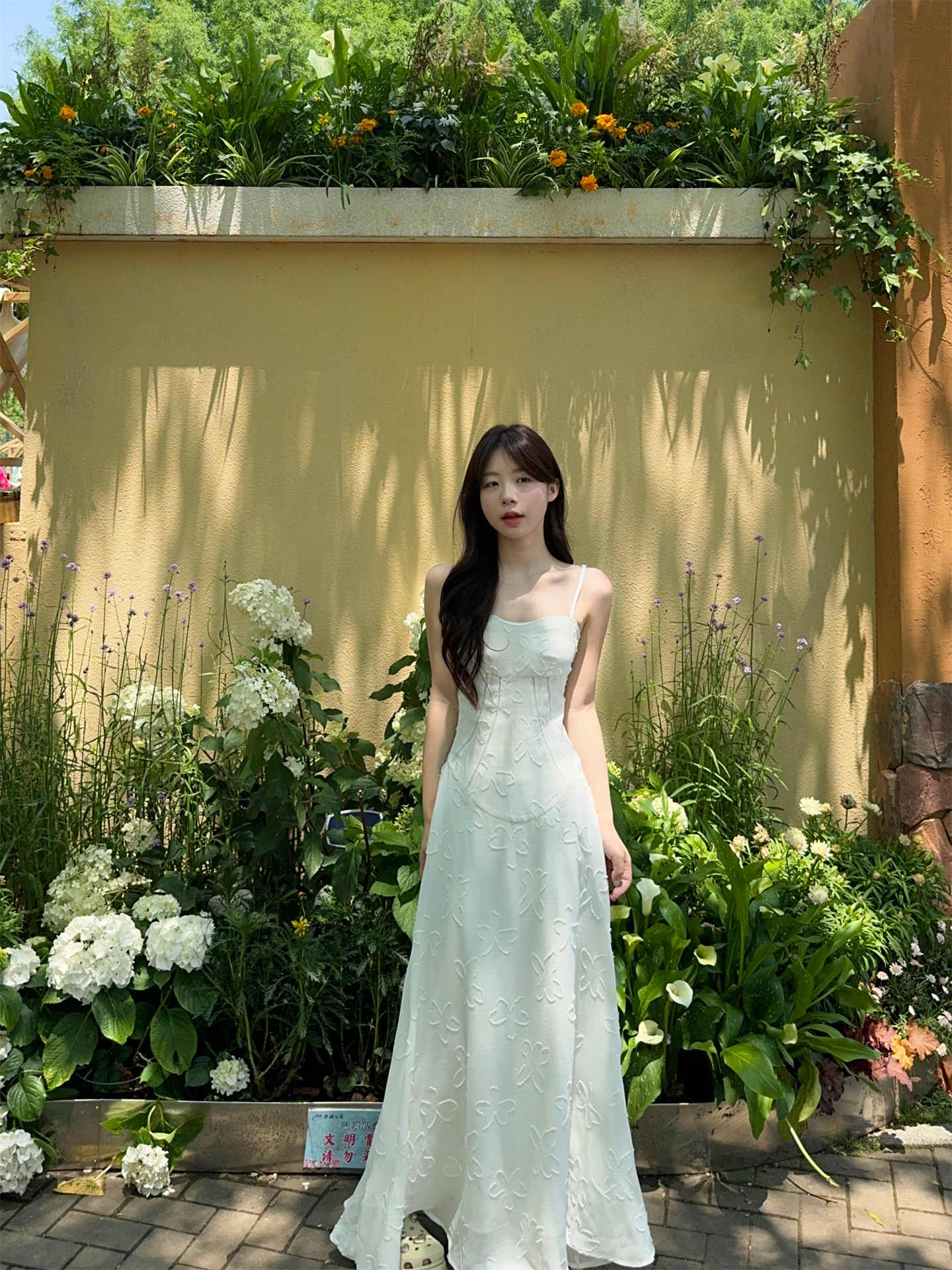https://fulmo-img-server.com/flower-fashion-factory/f688f69d-2302-4dfa-89cb-22e8962b28b2.jpg