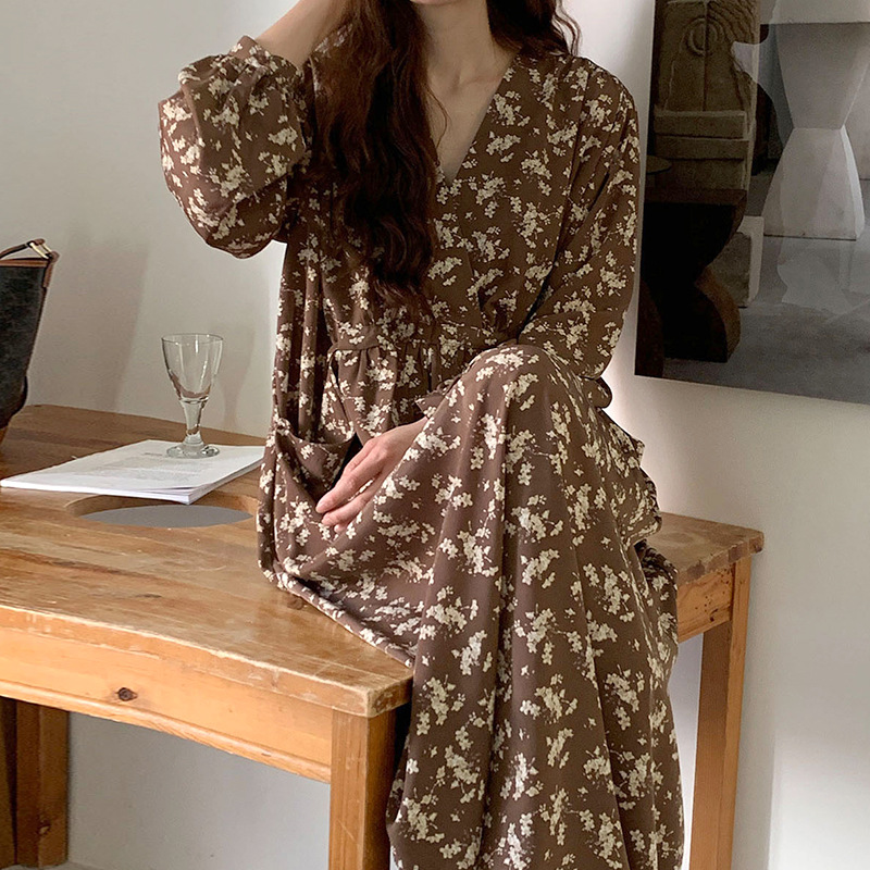 花柄 ファッション 上品な小花柄 パフスリーブ Vネック ロングワンピース