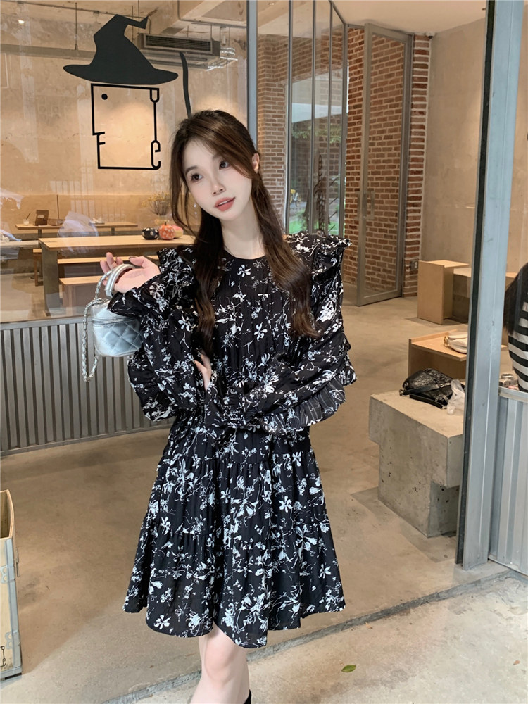 https://fulmo-img-server.com/flower-fashion-factory/f8a63a2d-bc7f-44be-8fc7-c8c36631776f.jpg