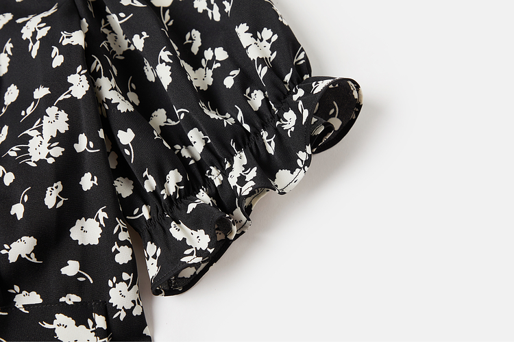 https://fulmo-img-server.com/flower-fashion-factory/fc248c62-003b-4b87-9f6e-0836aa282380.jpg