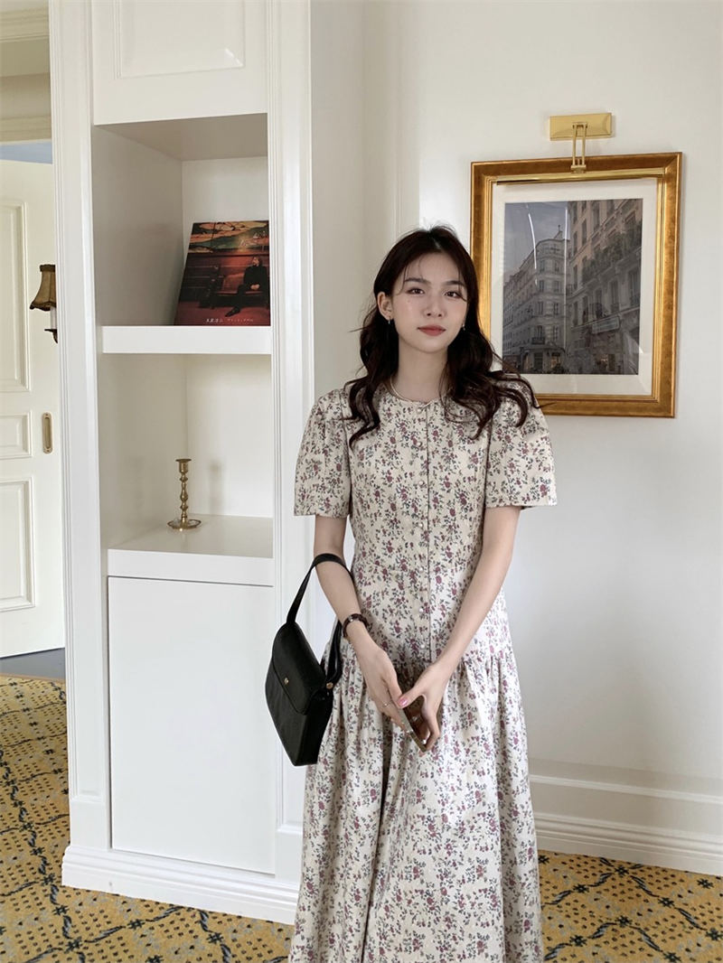 https://fulmo-img-server.com/flower-fashion-factory/feaa29c8-a460-4133-9c4e-def450b6108d.jpg