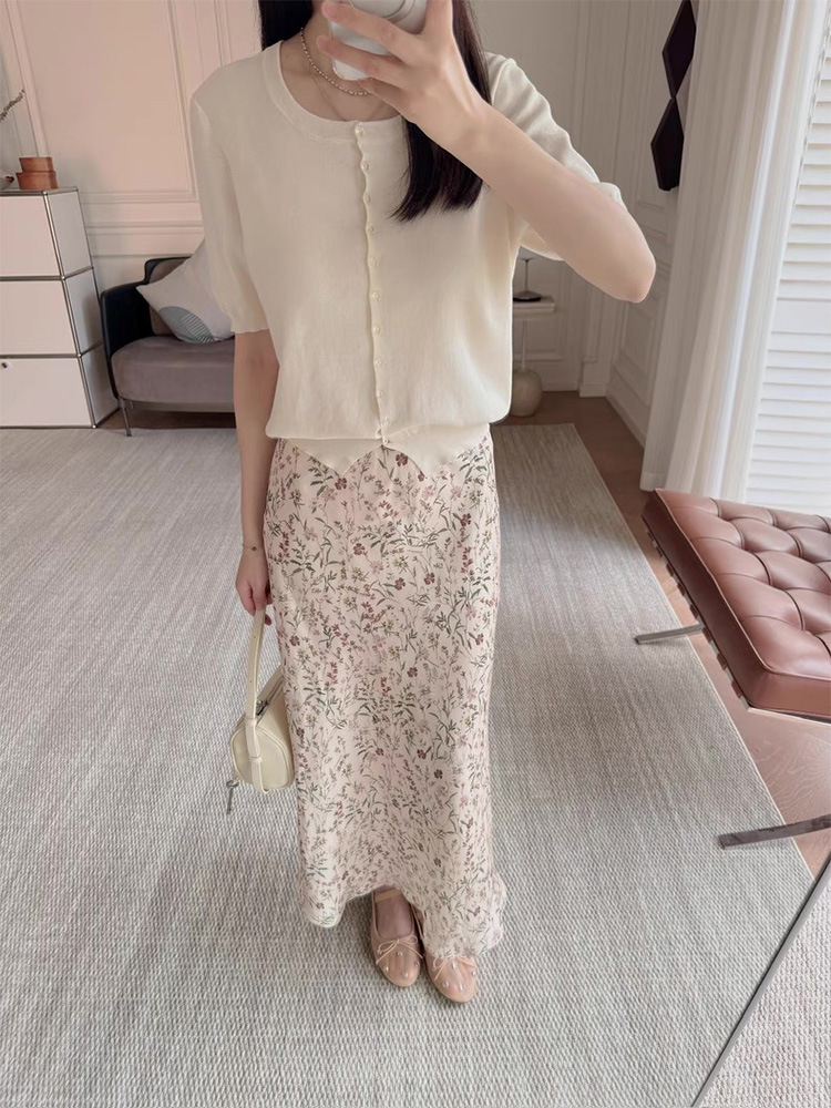 https://fulmo-img-server.com/flower-fashion-factory/fed99022-cc31-4856-bac4-9692fd17341c.jpg