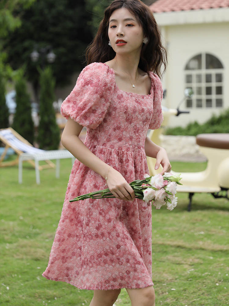 https://fulmo-img-server.com/flowerdress/07d3199e-b7e9-42c6-8557-2b9af3cb1a3c.jpg