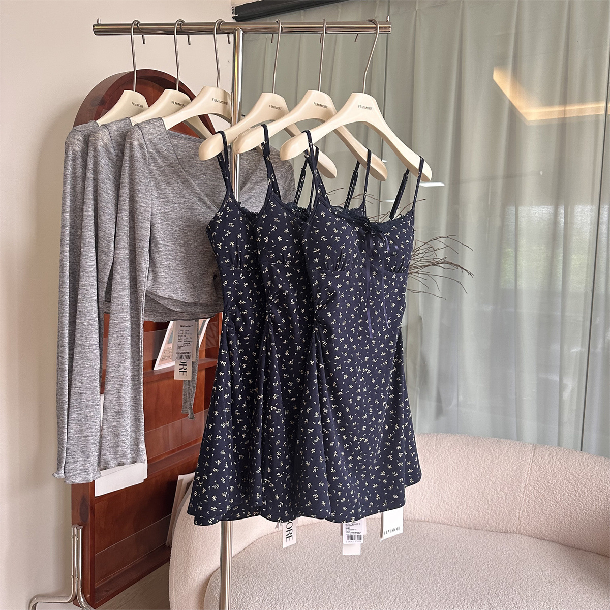 https://fulmo-img-server.com/flowerdress/08b64003-72af-407a-acd1-9b5c19bcb570.jpg