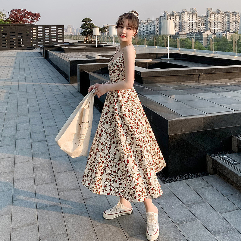 花柄ワンピース 優美な小花柄キャミワンピース