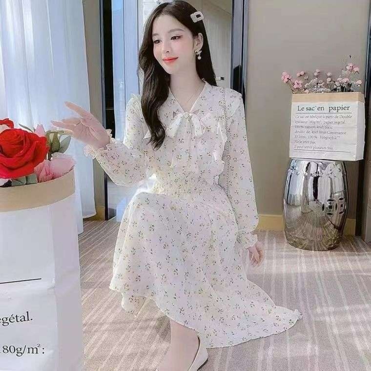 花柄ワンピースふんわり袖の小花柄シフォンワンピース