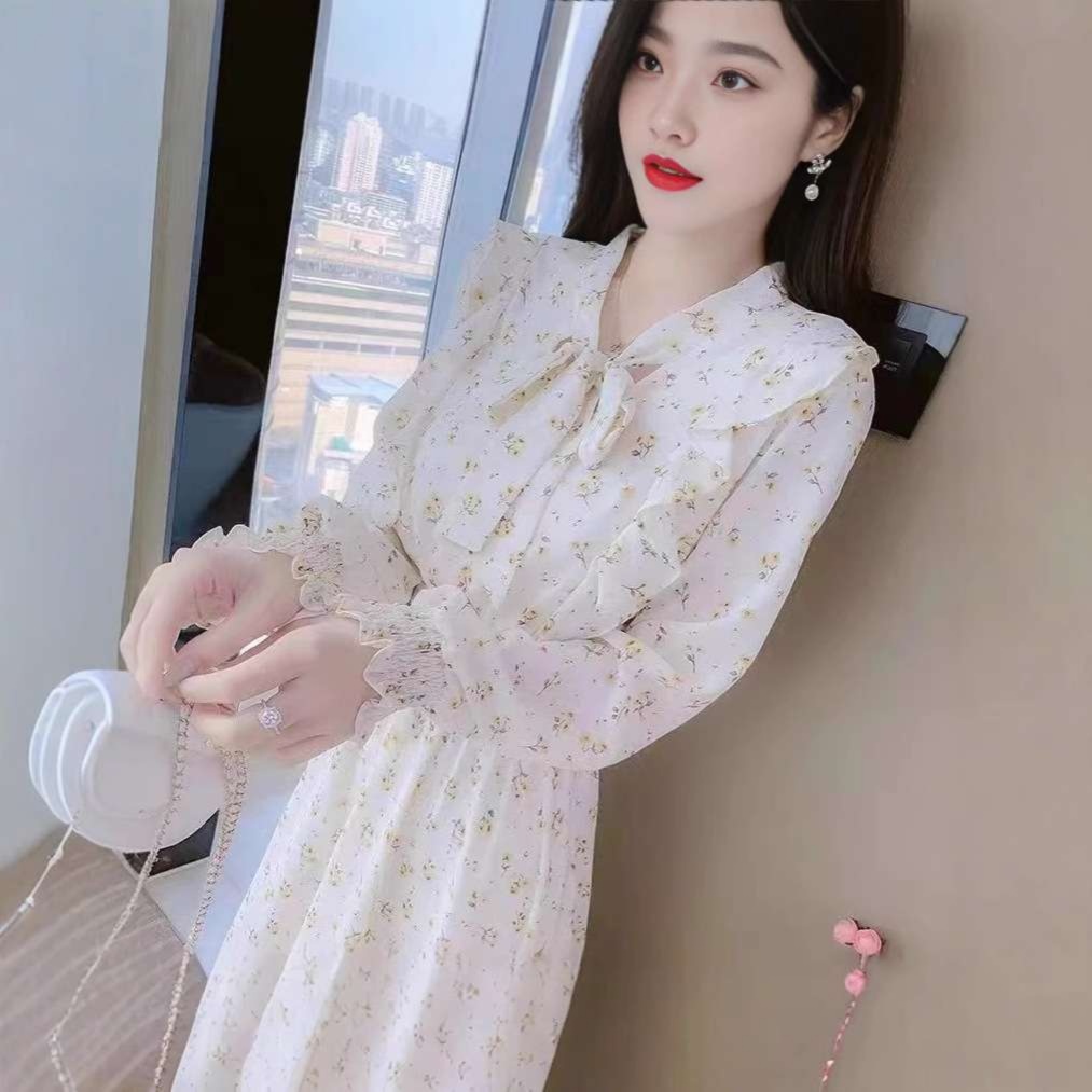花柄ワンピースふんわり袖の小花柄シフォンワンピース