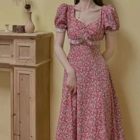 花柄ワンピース乙女心くすぐる パフスリーブ花柄ワンピース