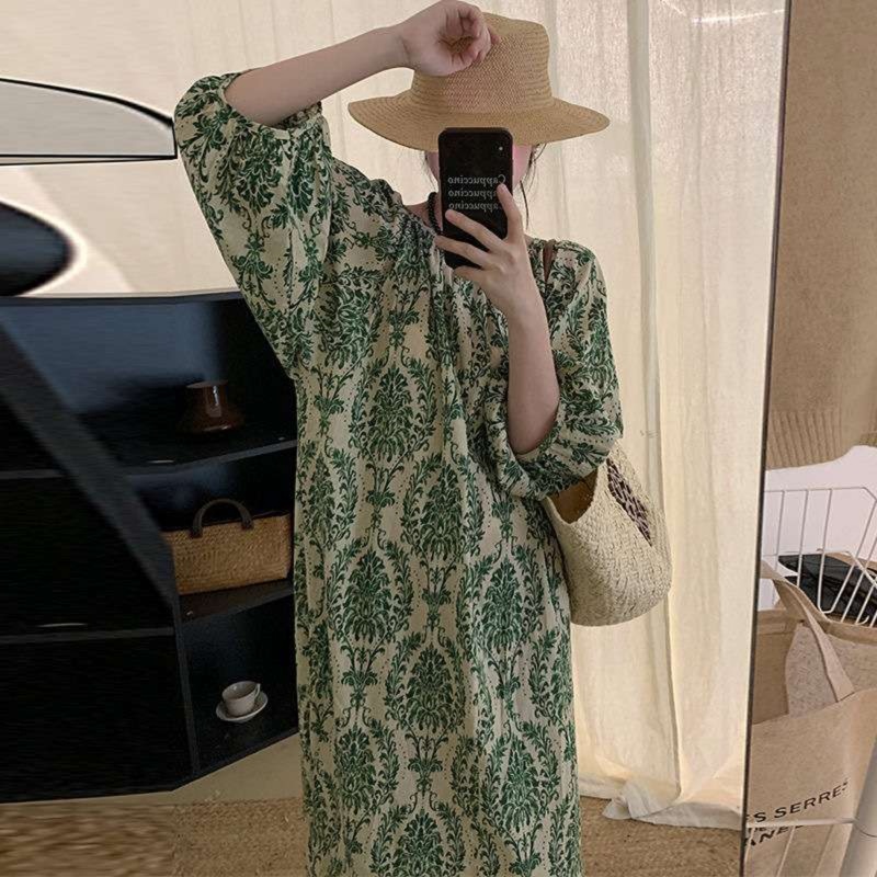 花柄ワンピース優美な花模様 パフスリーブワンピース