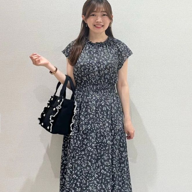 花柄ワンピース 小花柄フリルネックロングワンピース