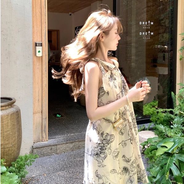 花柄ワンピース 優美な線画花柄ノースリーブワンピース