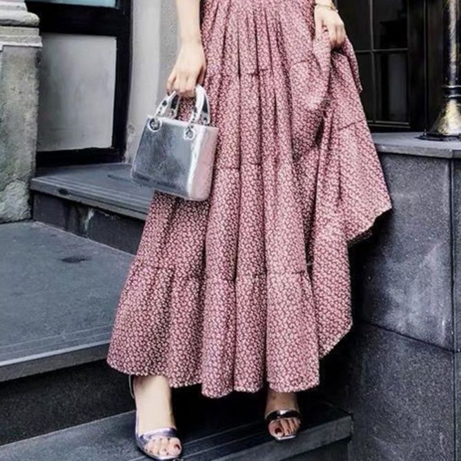 花柄ワンピース 優美な小花柄シャーリングロングワンピース
