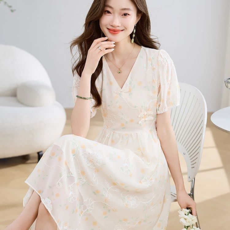 https://fulmo-img-server.com/flowerdress/1756546733143_m67hs53u_4e16x0p6.jpeg