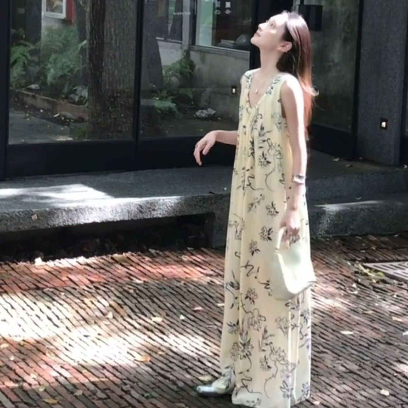 https://fulmo-img-server.com/flowerdress/1756907790873_nslrfl5c_l3katnef.jpeg