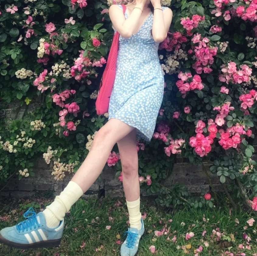 https://fulmo-img-server.com/flowerdress/1757828350427_3868472t_4g7hli61.jpeg