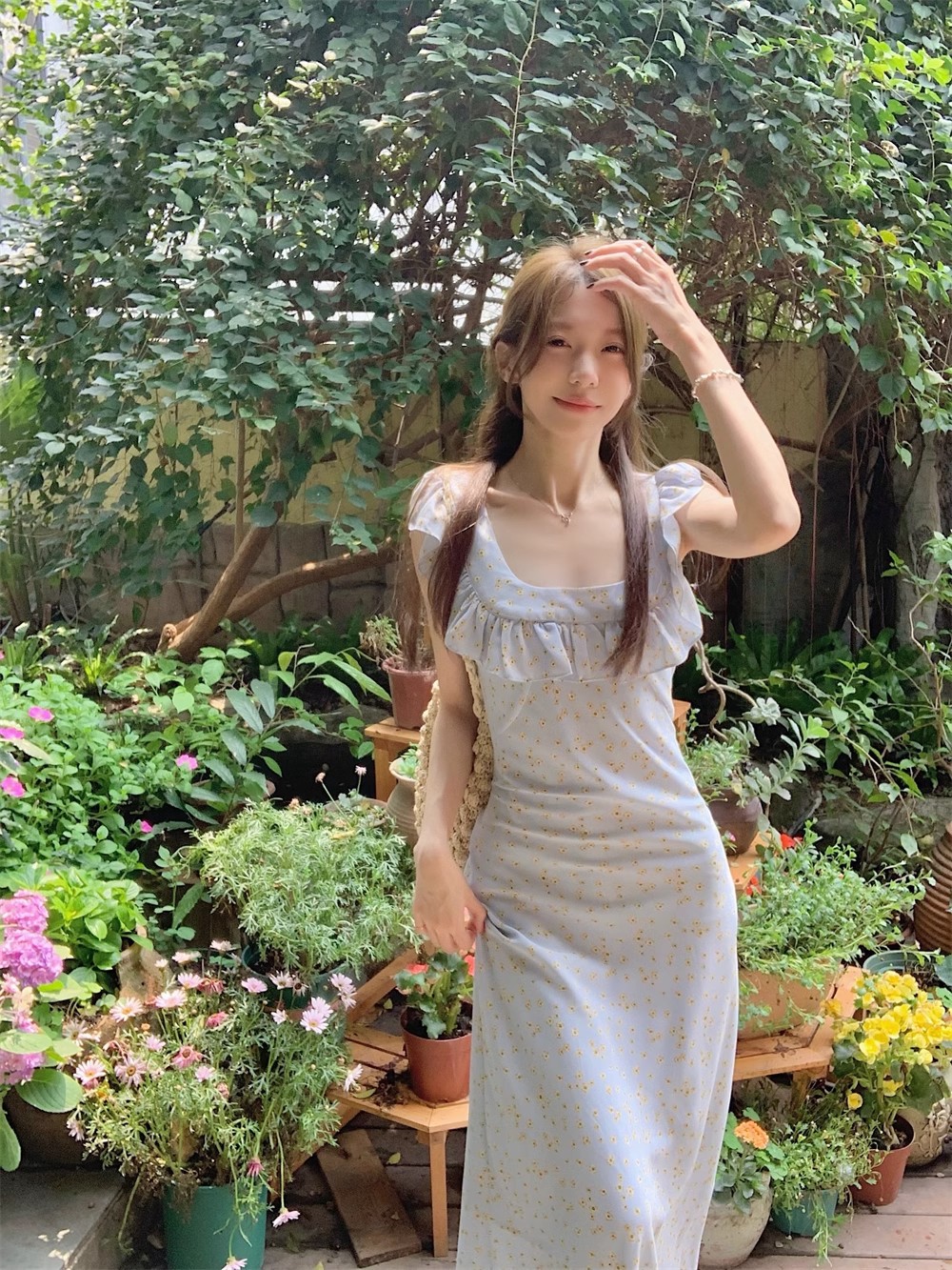 花柄ワンピース 小花柄フリルノースリーブワンピース