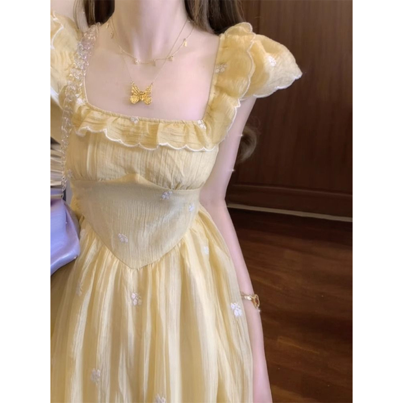 https://fulmo-img-server.com/flowerdress/39afa89e-b798-4937-8b51-a5555b877f26.jpg