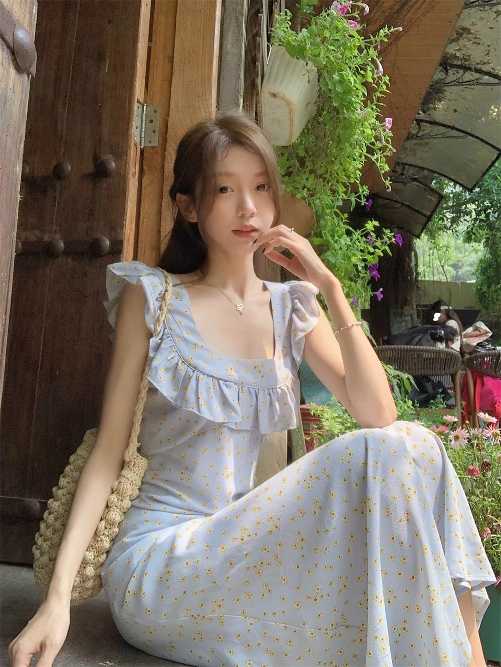花柄ワンピース 小花柄フリルノースリーブワンピース