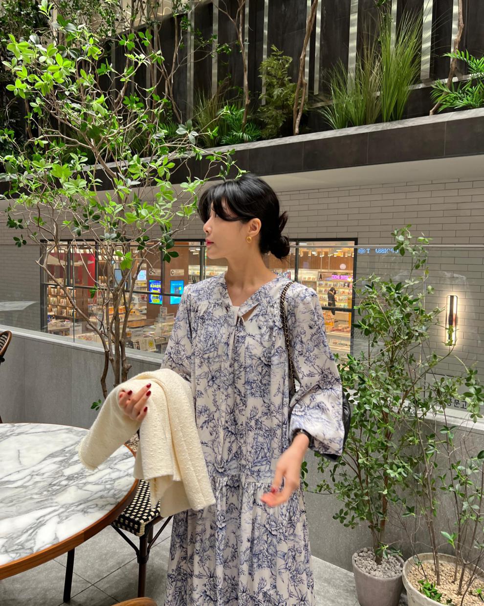 花柄ワンピース 優雅な線描き花柄ロングワンピース