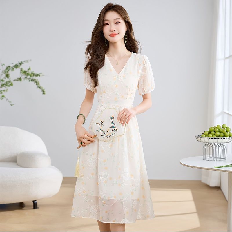 https://fulmo-img-server.com/flowerdress/610fabd7-8e94-4932-b5a5-57b457213897.jpg