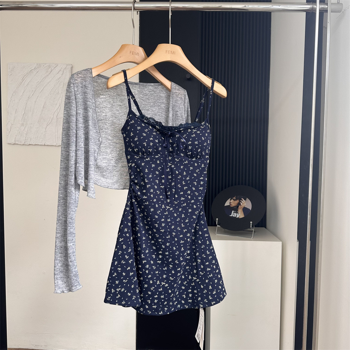 https://fulmo-img-server.com/flowerdress/8af35869-d26a-484c-88a3-43892539b58d.jpg