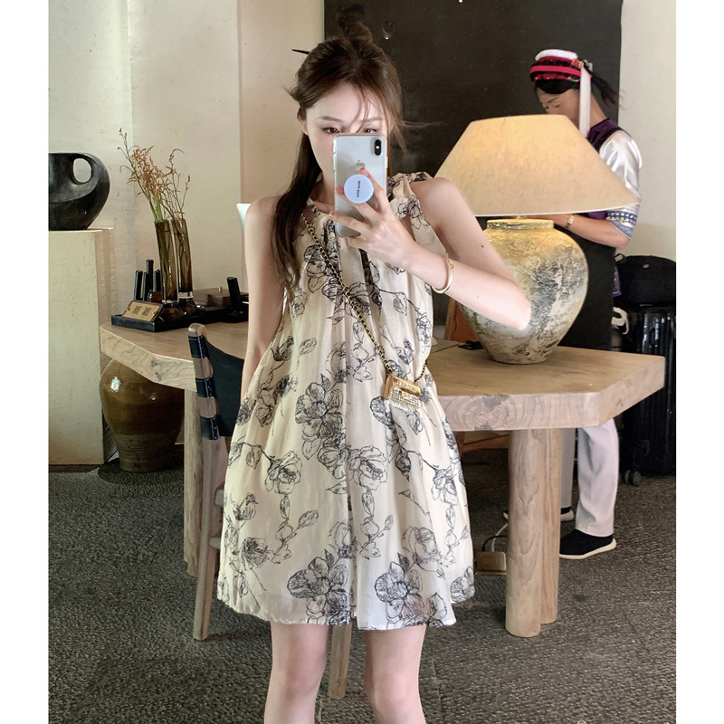 花柄ワンピース 優美な線画花柄ノースリーブワンピース
