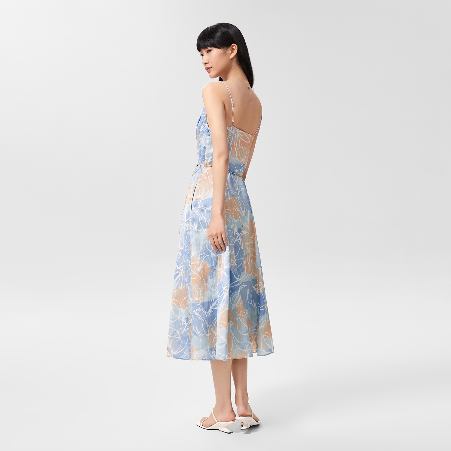 https://fulmo-img-server.com/flowerdress/a2d281d1-3f7a-47c0-bb7e-8fa9e1000ce8.jpg