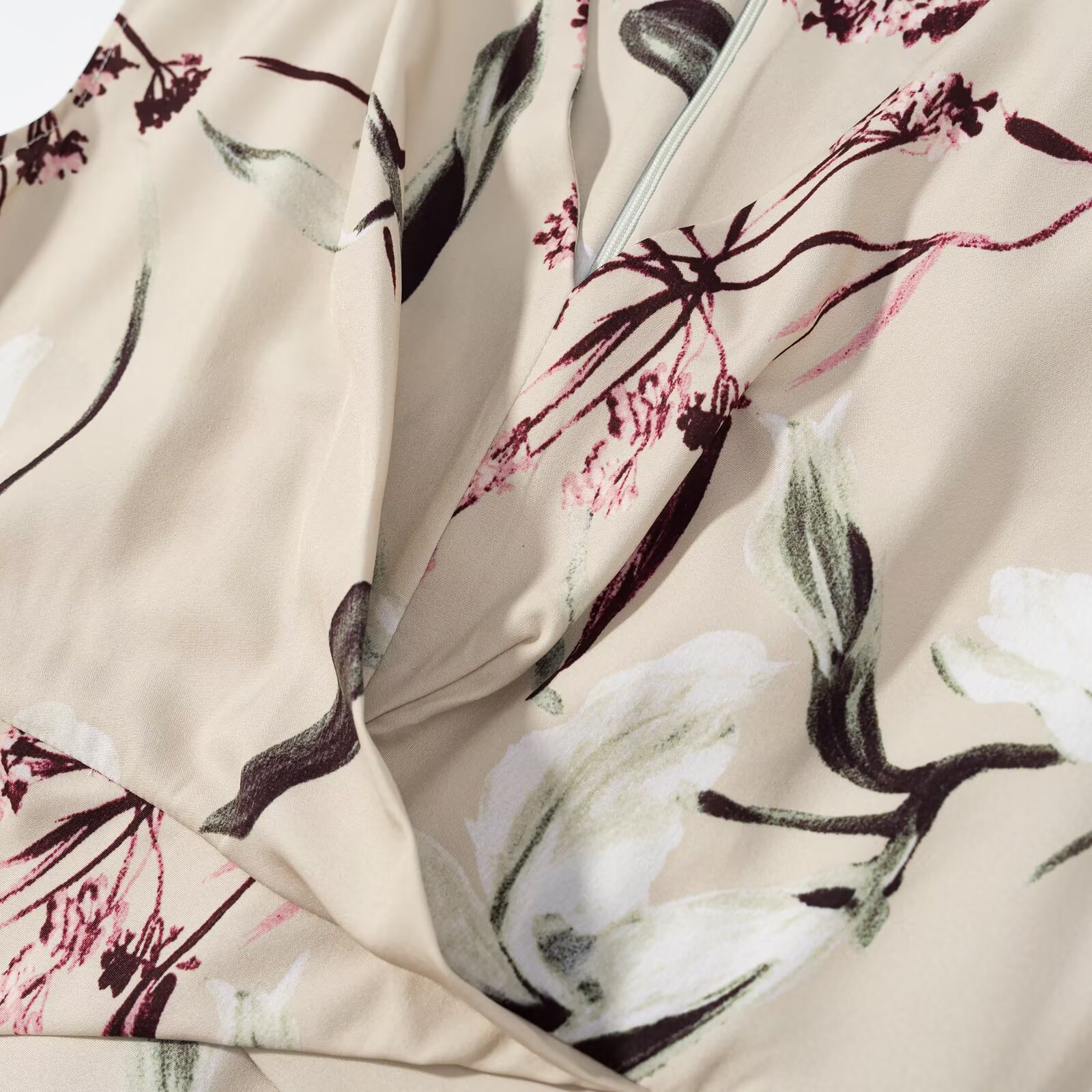 https://fulmo-img-server.com/flowerdress/bc942fa3-e6d2-490d-82e8-0a4f31e7db10.jpg