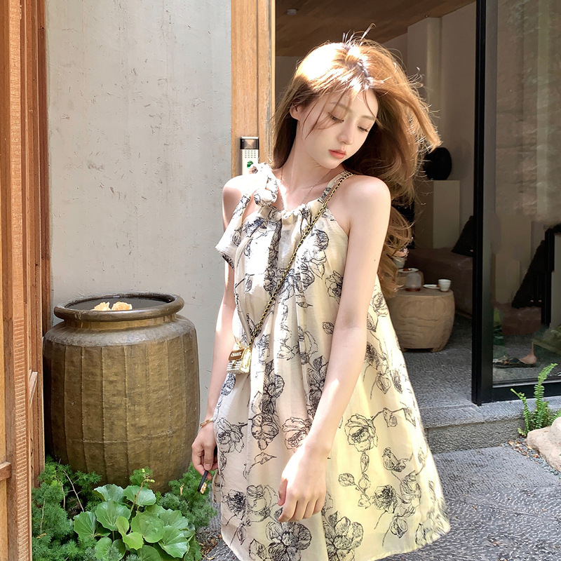花柄ワンピース 優美な線画花柄ノースリーブワンピース