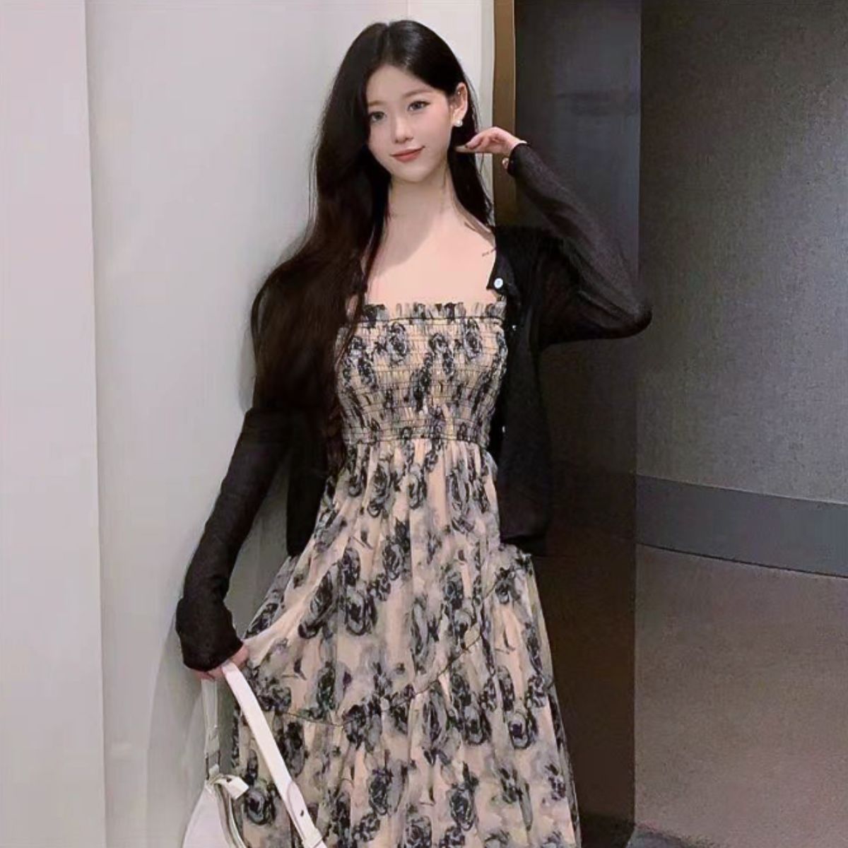 https://fulmo-img-server.com/flowerdress/cf5357e3-bba0-444c-994e-4f073663cbb1.jpg