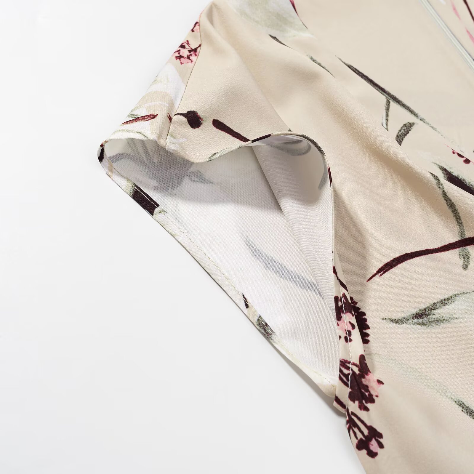 https://fulmo-img-server.com/flowerdress/ec014d4e-aa7f-41d1-9234-d80c494551d3.jpg