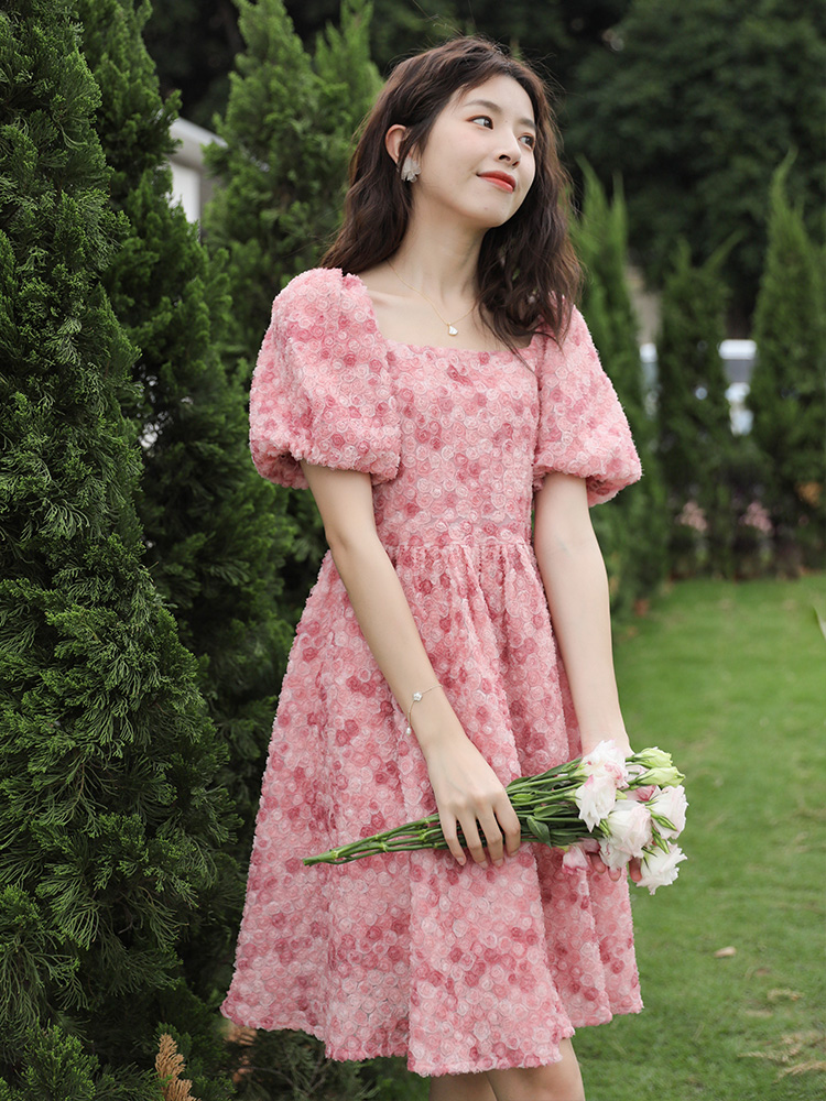 https://fulmo-img-server.com/flowerdress/f6b86967-948f-4844-91ee-6b5c5cd48a52.jpg