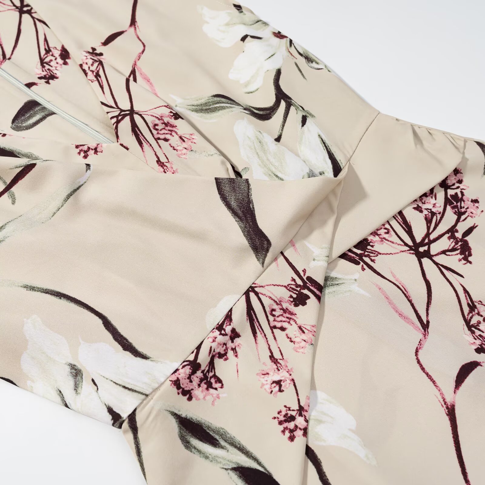 https://fulmo-img-server.com/flowerdress/fb5ee8ce-b399-4acd-8464-e0102147d67c.jpg