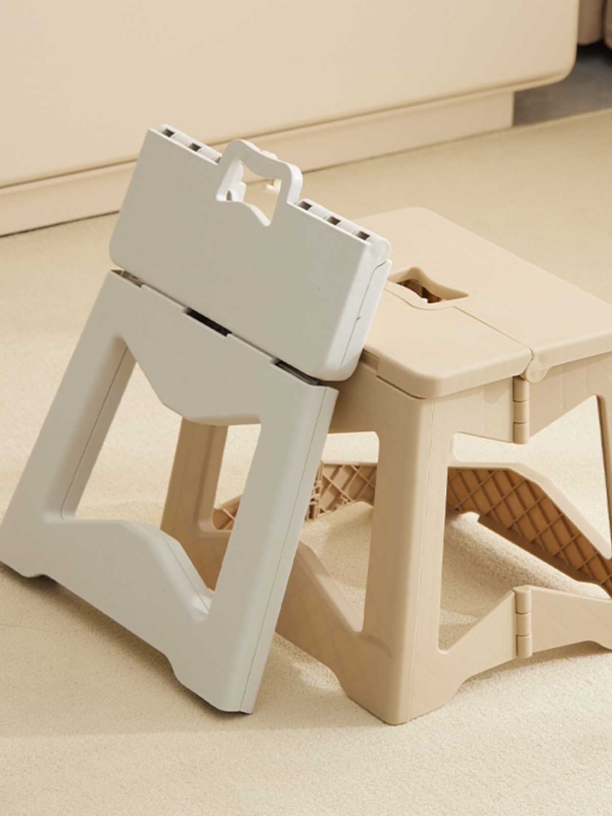 パタッと畳んでスッキリ収納！暮らしを便利にする椅子おすすめ5選