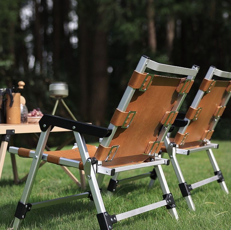 アルミ合金フレーム　PUレザー張り折りたたみ椅子