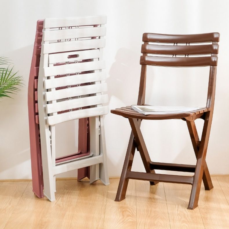 省スペース積み重ね式　プラスチック折りたたみ椅子