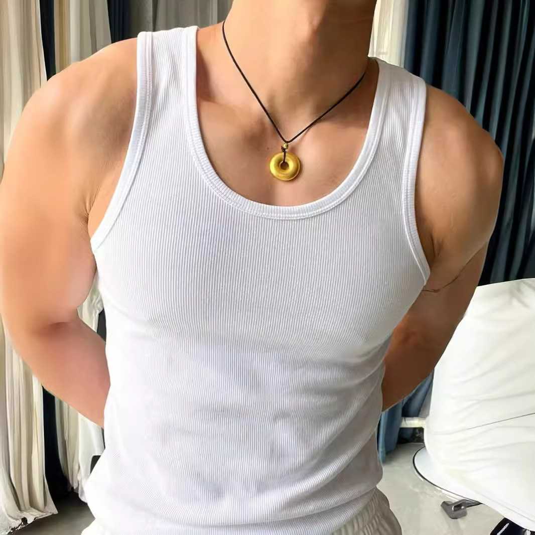 夏を楽しむ！安く手に入るタンクトップ5選